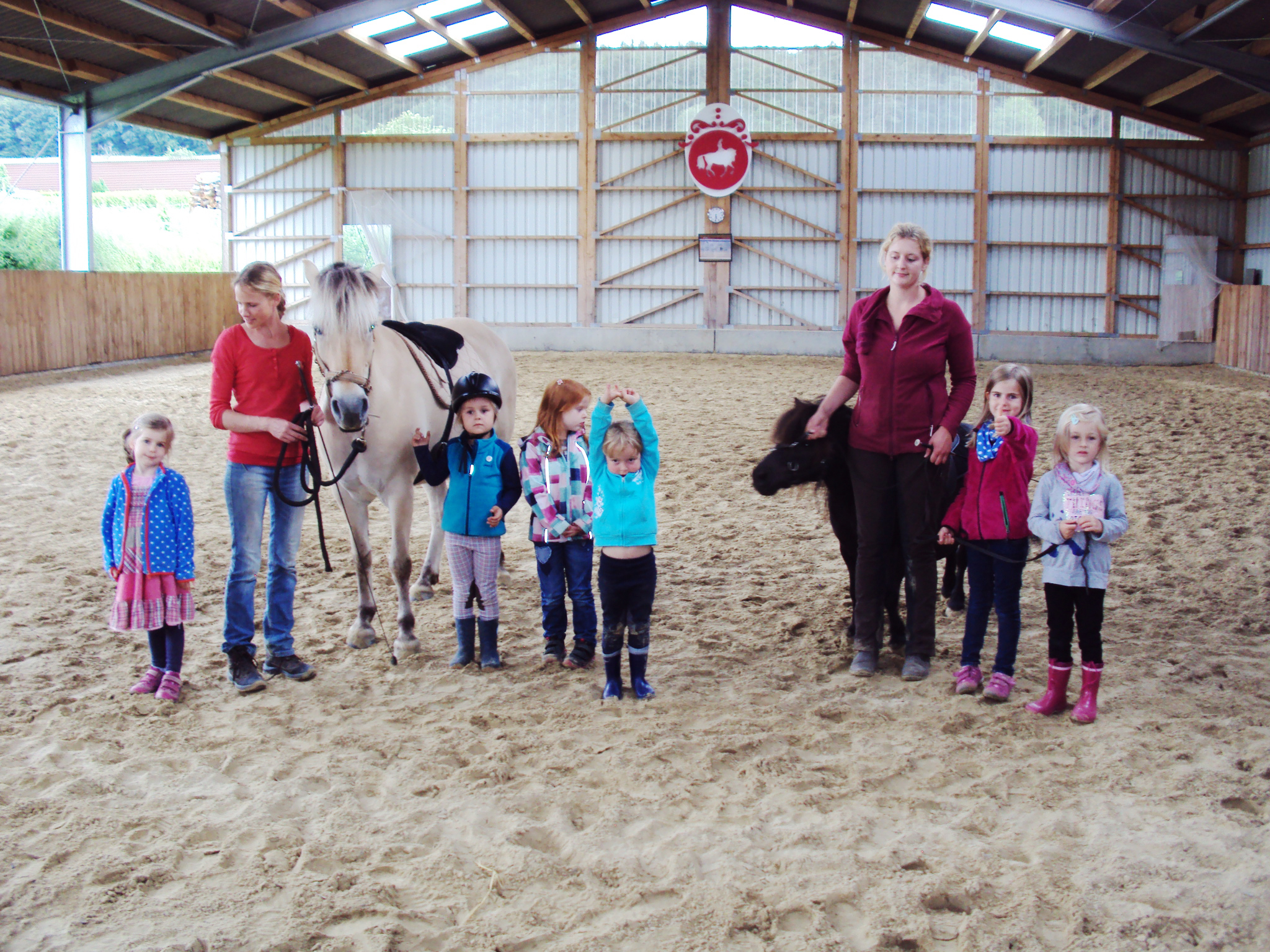 Kinder Pony Tage - Ein Wochenende für Kinder für das Zusammenkommen von Kind und Pferd